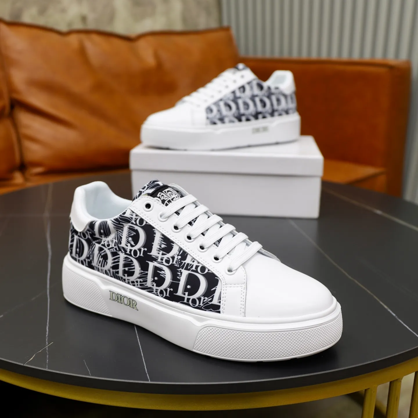 Ex-factory price: 440💰🙅‍♂️🙅‍♂️🙅‍♂️ Brand: Dior DIOR Standard code: 38-44 (45 customized) Grade: Same as the official website Material: Original fabric Comfortable lining Lightweight wear-resistant outsole Style category: Men's fashionable casual shoes Running sneakers Distinguished luxury brand elements Top luxury Color: Actual picture color